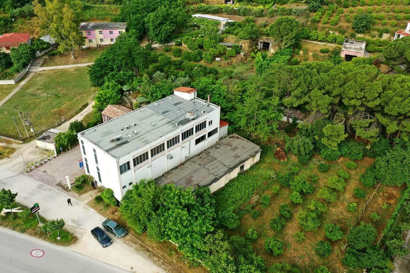 "Frogs House" Hotel & Restorant Slow Food Lushnjë Exterior foto